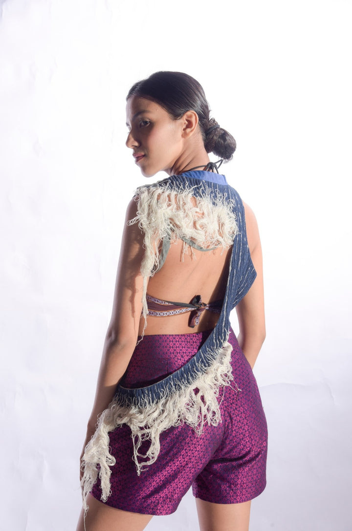 Cotton and Zari Closed Round Neck Threaded Top