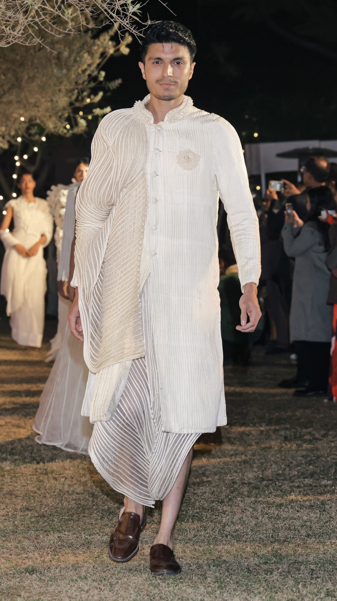 SALT DRAPED IVORY SET